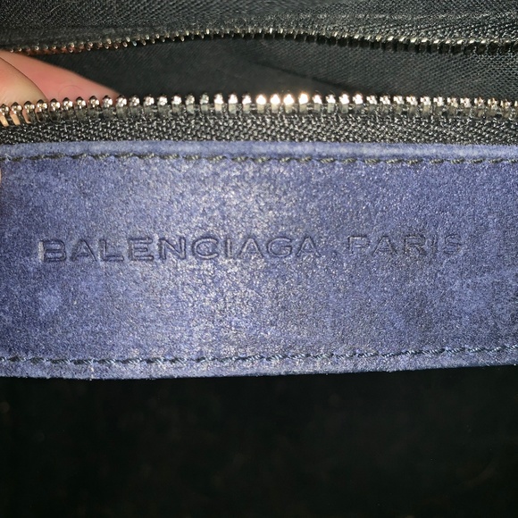 Authentic BALENCIAGA Bicolor wide tote - Picture 2 of 3